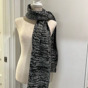 Banana Republic black and white scarf